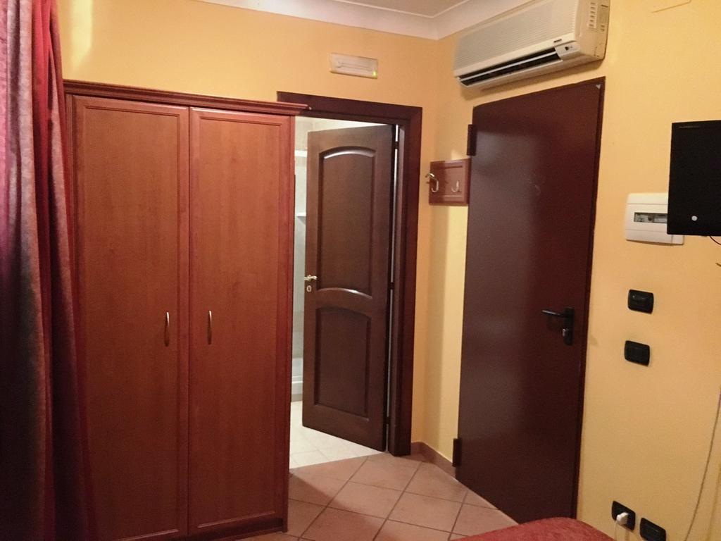 Hotel Stefano A Melito Melito di Napoli Zewnętrze zdjęcie