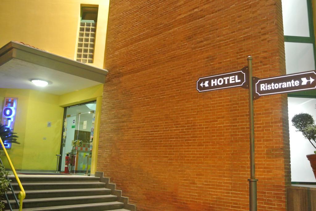 Hotel Stefano A Melito Melito di Napoli Zewnętrze zdjęcie