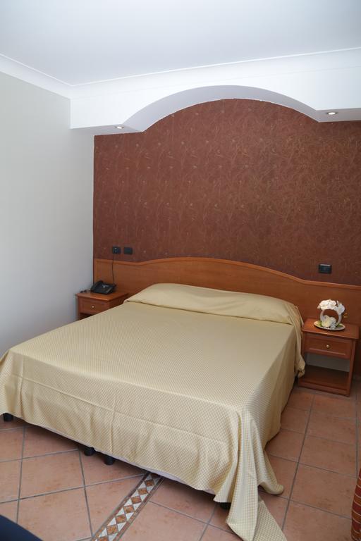 Hotel Stefano A Melito Melito di Napoli Zewnętrze zdjęcie