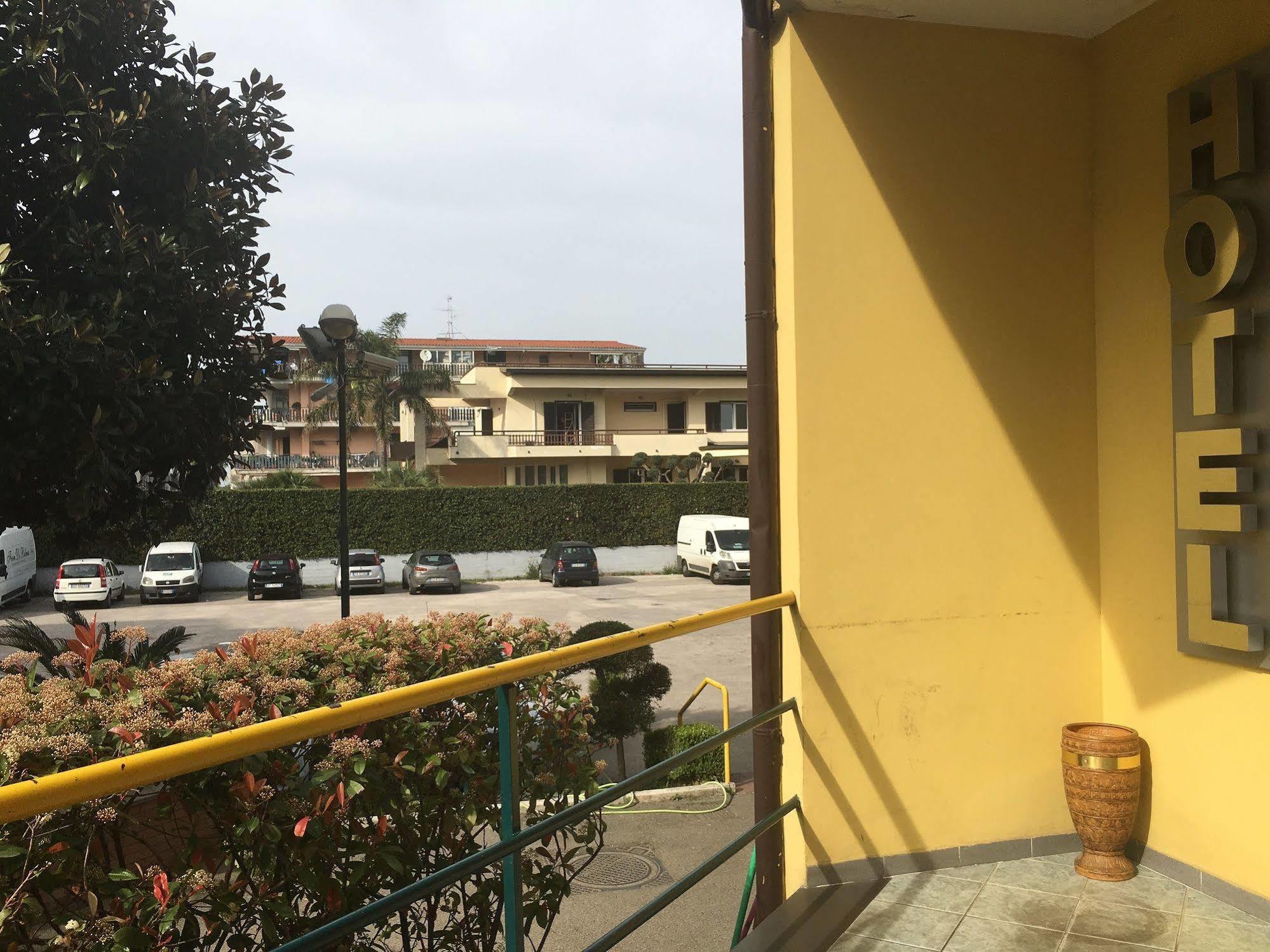 Hotel Stefano A Melito Melito di Napoli Zewnętrze zdjęcie
